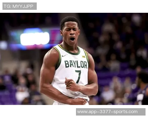 年轻无畏VJ埃奇库姆氮气加速满弓滑翔炸扣震撼全场